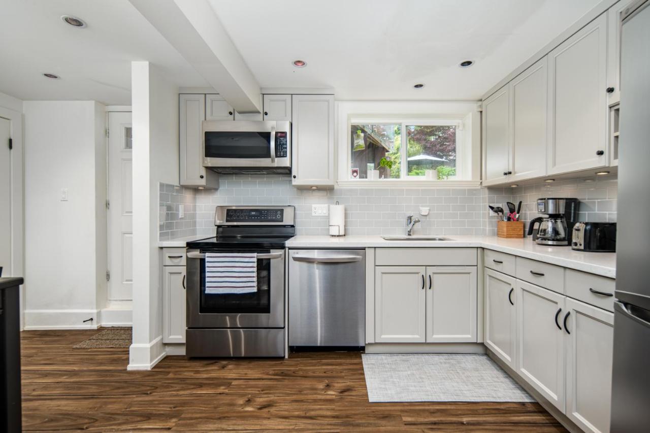 Gorgeous 4 Bedroom Garden Level Suite At Vancouver West & Ubc Exteriér fotografie